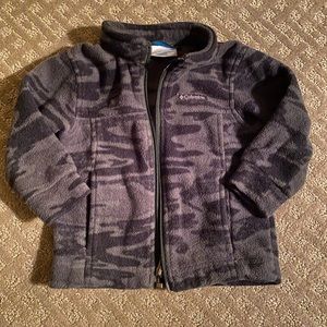 Baby zip up fleece jacket. Columbia brand. Black & gray camo print.